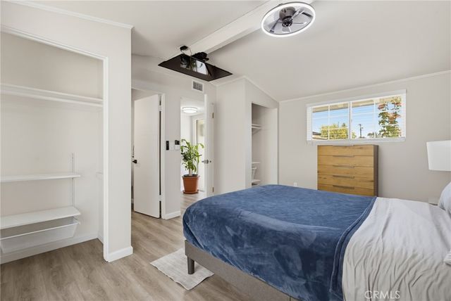 6564 Kelvin Avenue, Los Angeles, CA 91306