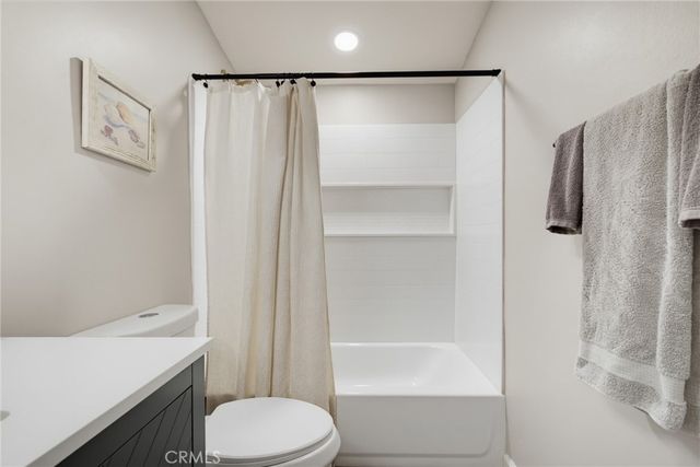 6564 Kelvin Avenue, Los Angeles, CA 91306