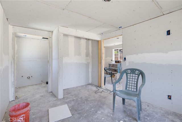 6564 Kelvin Avenue, Los Angeles, CA 91306