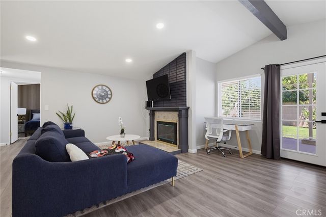6564 Kelvin Avenue, Los Angeles, CA 91306