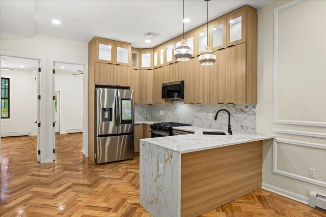 534 KOSCIUSZKO Street, New York City, NY 11221