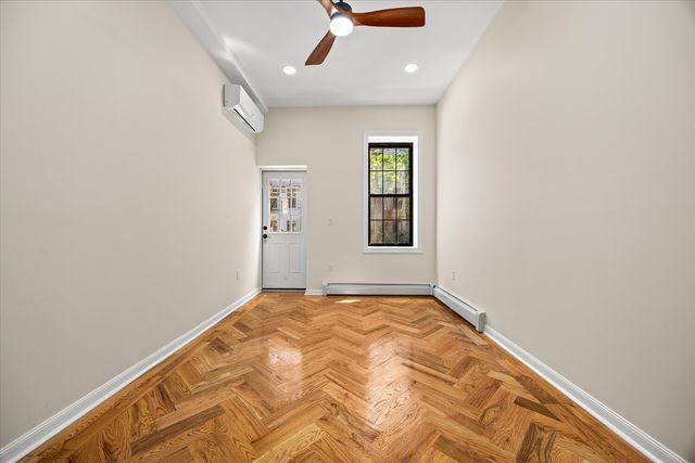 534 KOSCIUSZKO Street, New York City, NY 11221