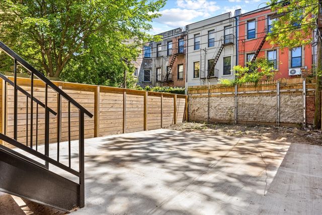 534 KOSCIUSZKO Street, New York City, NY 11221