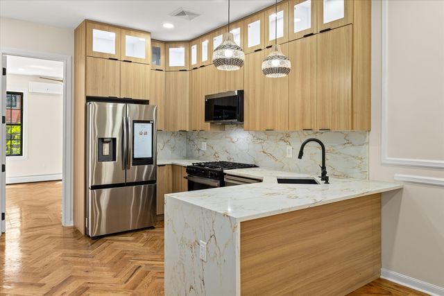 534 KOSCIUSZKO Street, New York City, NY 11221