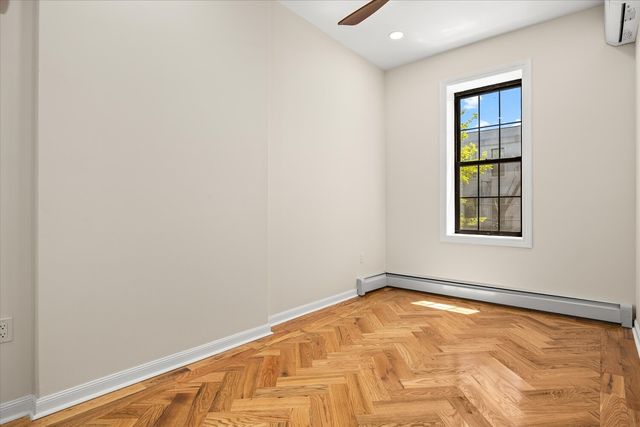 534 KOSCIUSZKO Street, New York City, NY 11221