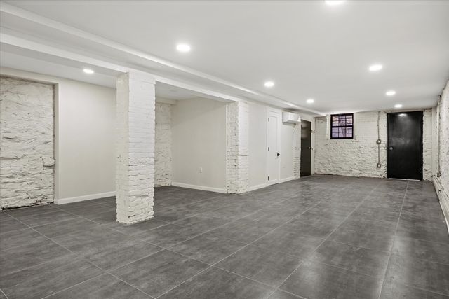 534 KOSCIUSZKO Street, New York City, NY 11221