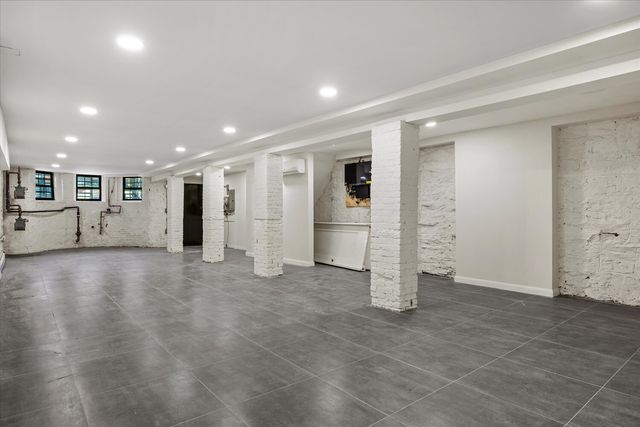 534 KOSCIUSZKO Street, New York City, NY 11221