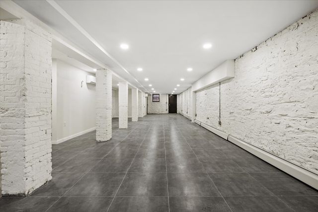 534 KOSCIUSZKO Street, New York City, NY 11221