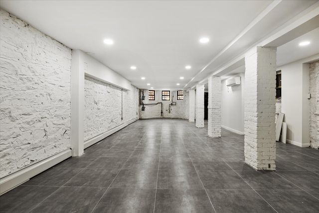 534 KOSCIUSZKO Street, New York City, NY 11221