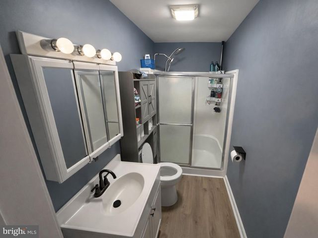 327 1ST AVE, Red Lion, PA 17356