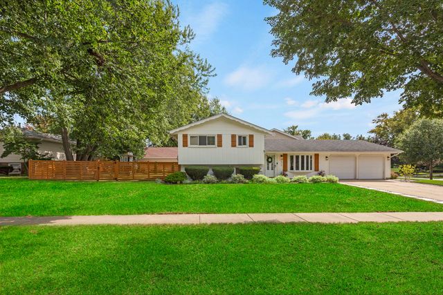 1717 Vassar Court, Schaumburg, IL 60193