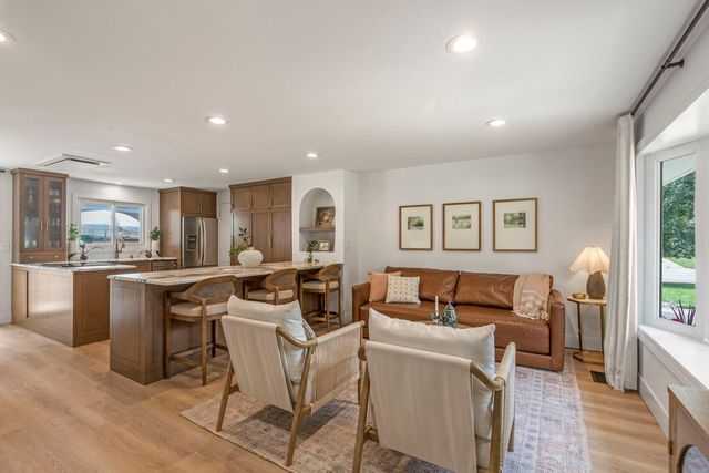 1717 Vassar Court, Schaumburg, IL 60193