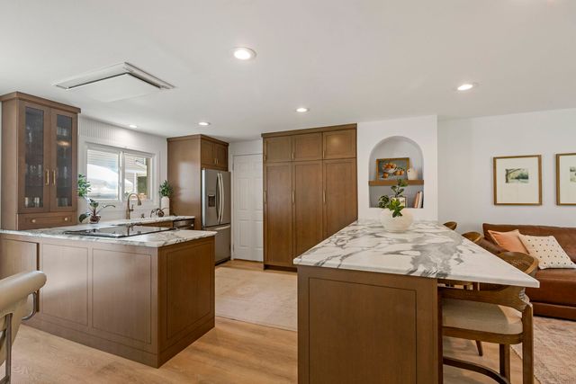 1717 Vassar Court, Schaumburg, IL 60193