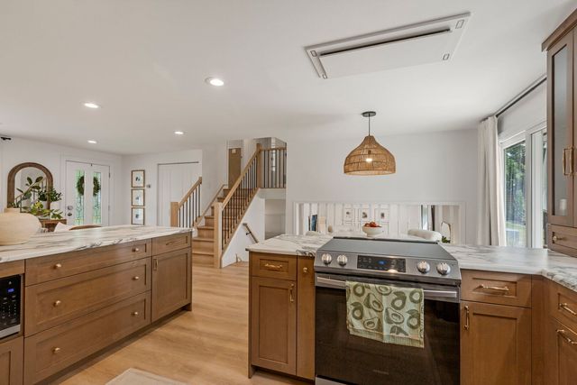 1717 Vassar Court, Schaumburg, IL 60193