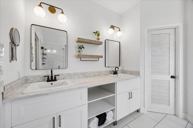 7919 Clarion Way, Houston, TX 77040