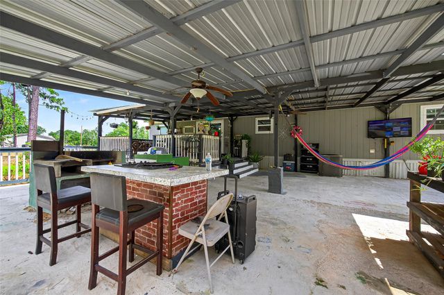 12514 County Road 3740, Cleveland, TX 77327