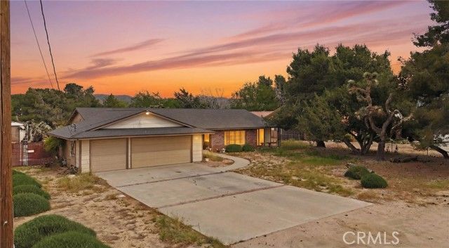 7589 Glider Ave, Hesperia, CA 92345