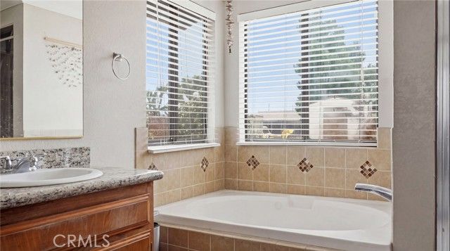 7589 Glider Ave, Hesperia, CA 92345