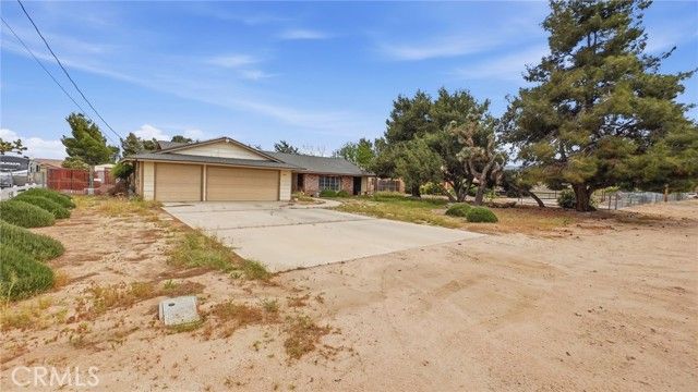 7589 Glider Ave, Hesperia, CA 92345