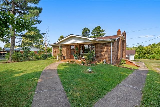 316 N Main St, Erin, TN 37061