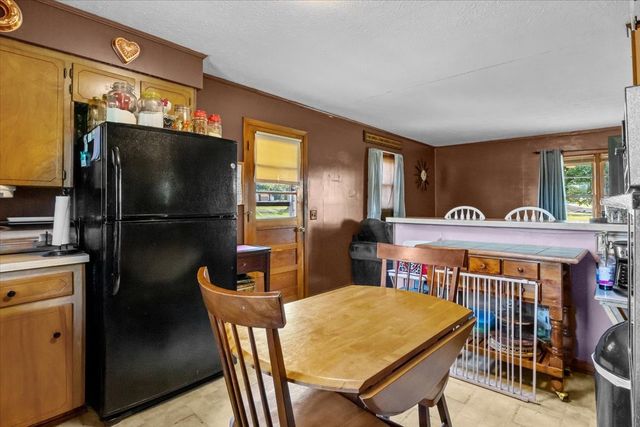 316 N Main St, Erin, TN 37061