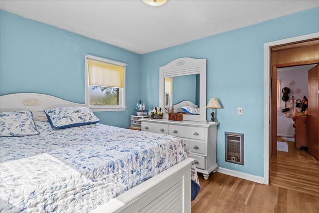 316 N Main St, Erin, TN 37061