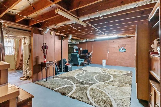 316 N Main St, Erin, TN 37061