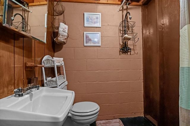 316 N Main St, Erin, TN 37061