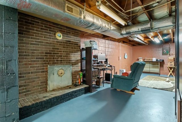 316 N Main St, Erin, TN 37061