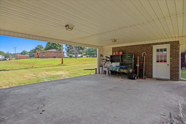 316 N Main St, Erin, TN 37061