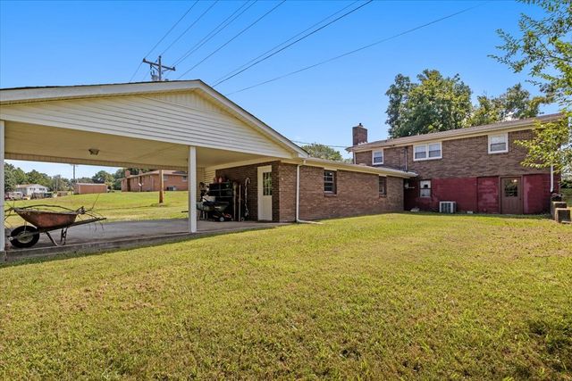 316 N Main St, Erin, TN 37061