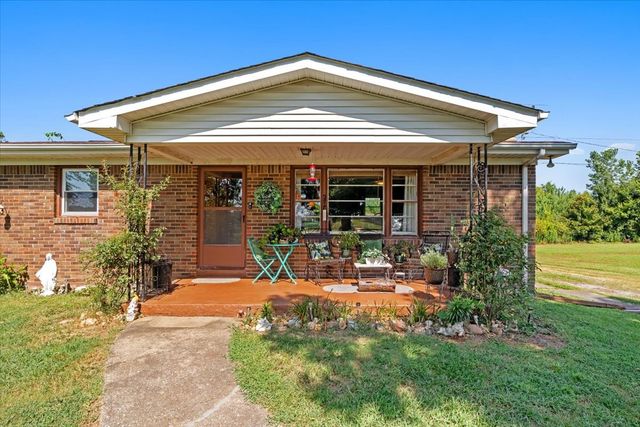 316 N Main St, Erin, TN 37061