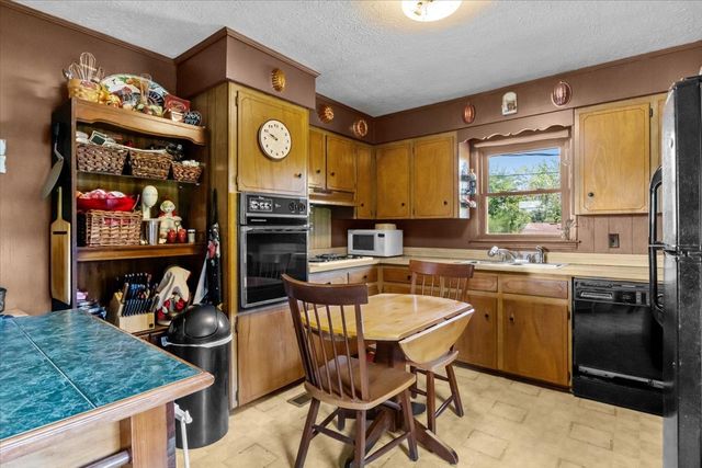 316 N Main St, Erin, TN 37061