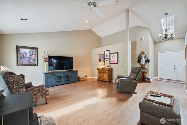 108 Sunset Lane, Longview, WA 98632
