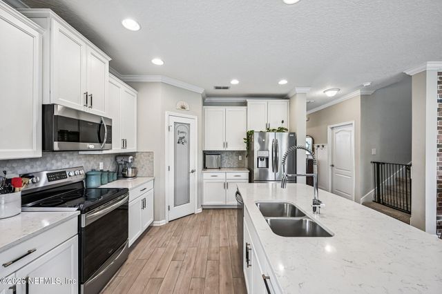 15694 CHIR PINE Drive, Jacksonville, FL 32218