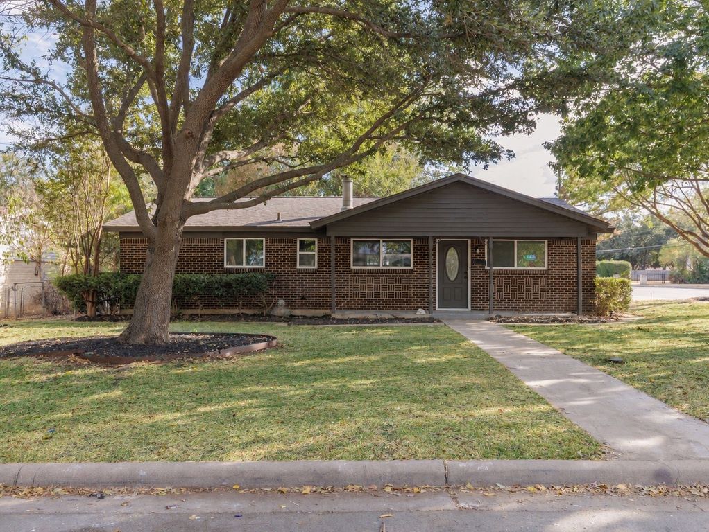 6700 Karen Drive, North Richland Hills, TX 76180 — exterior
