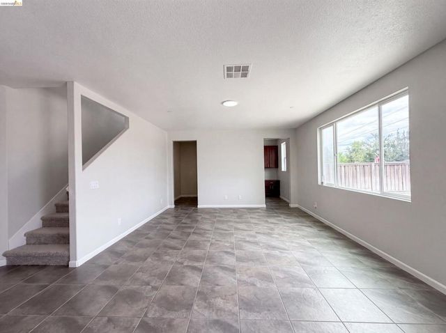 1519 Sycamore Dr, Oakley, CA 94561