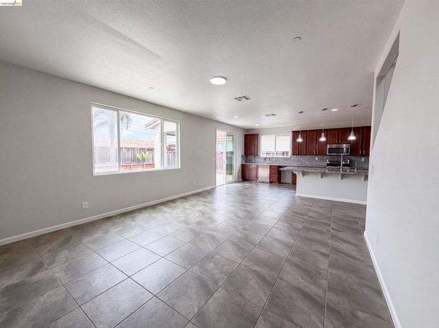 1519 Sycamore Dr, Oakley, CA 94561
