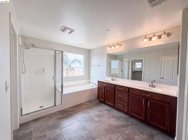 1519 Sycamore Dr, Oakley, CA 94561