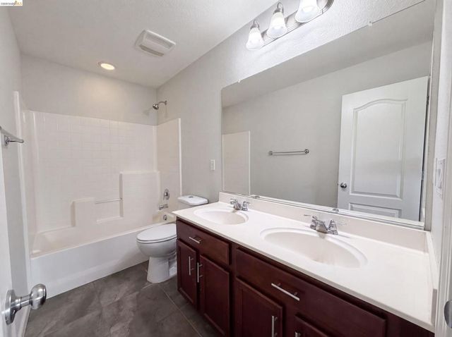 1519 Sycamore Dr, Oakley, CA 94561