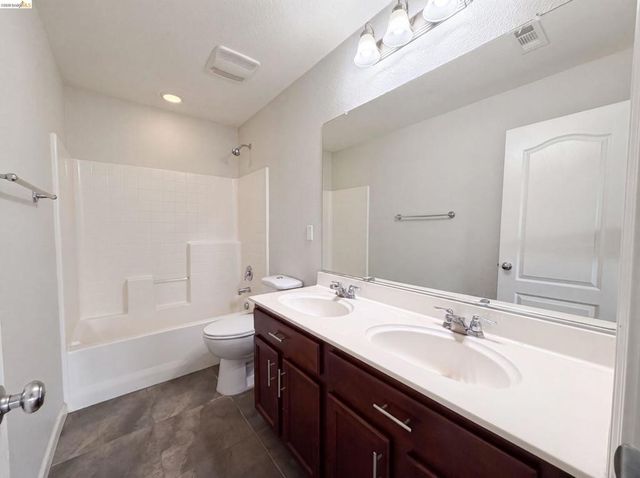 1519 Sycamore Dr, Oakley, CA 94561