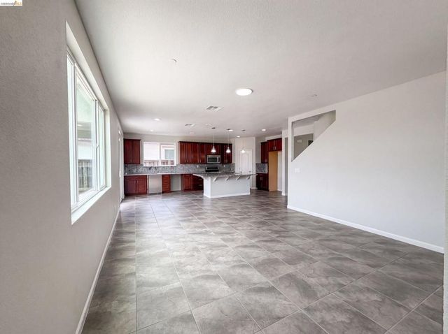 1519 Sycamore Dr, Oakley, CA 94561