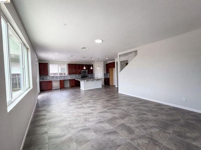 1519 Sycamore Dr, Oakley, CA 94561