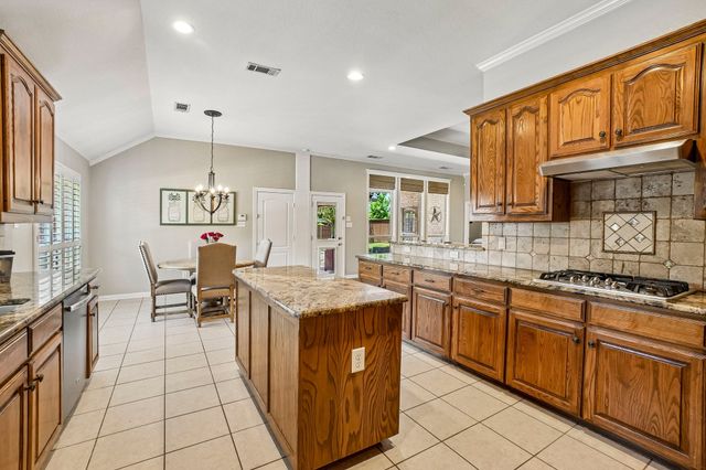 203 Shadow Lane, Shady Shores, TX 76208