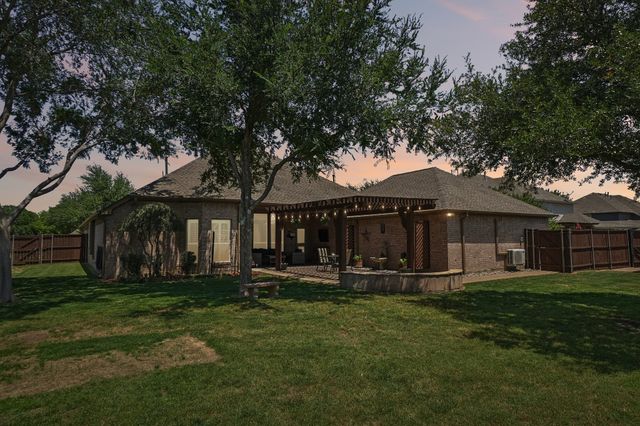 203 Shadow Lane, Shady Shores, TX 76208