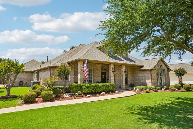 203 Shadow Lane, Shady Shores, TX 76208