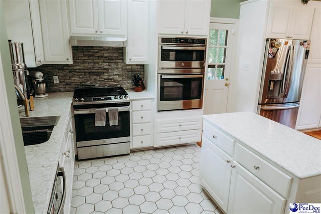 206 Elizabeth Drive, Cheraw, SC 29520