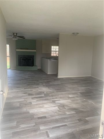 415 Banks Ave, Eutaw, AL 35462