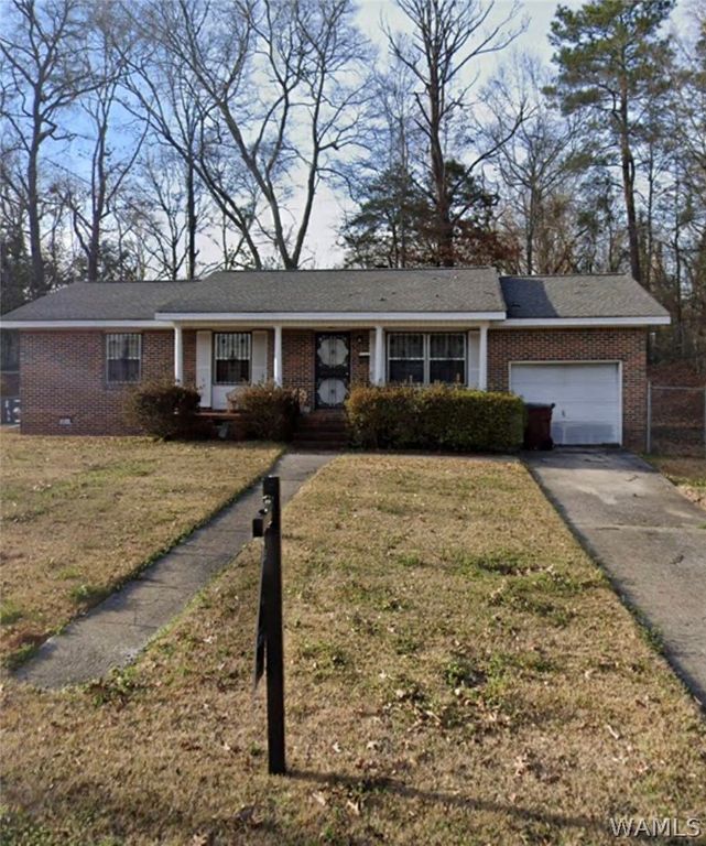 415 Banks Ave, Eutaw, AL 35462
