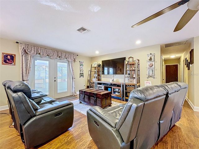 1303 E TRAPNELL ROAD, Plant City, FL 33566